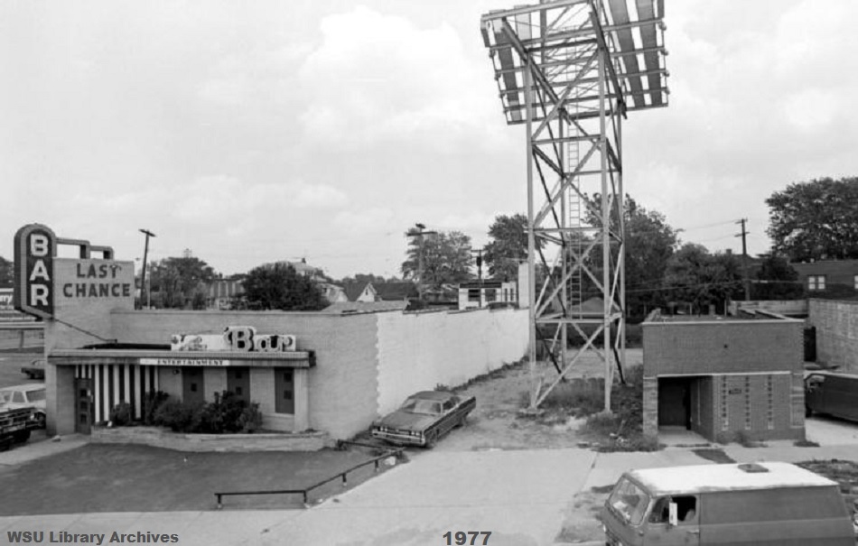 Detroit Street View on Twitter "Detroit, Woodward & 8 Mile, 1970's