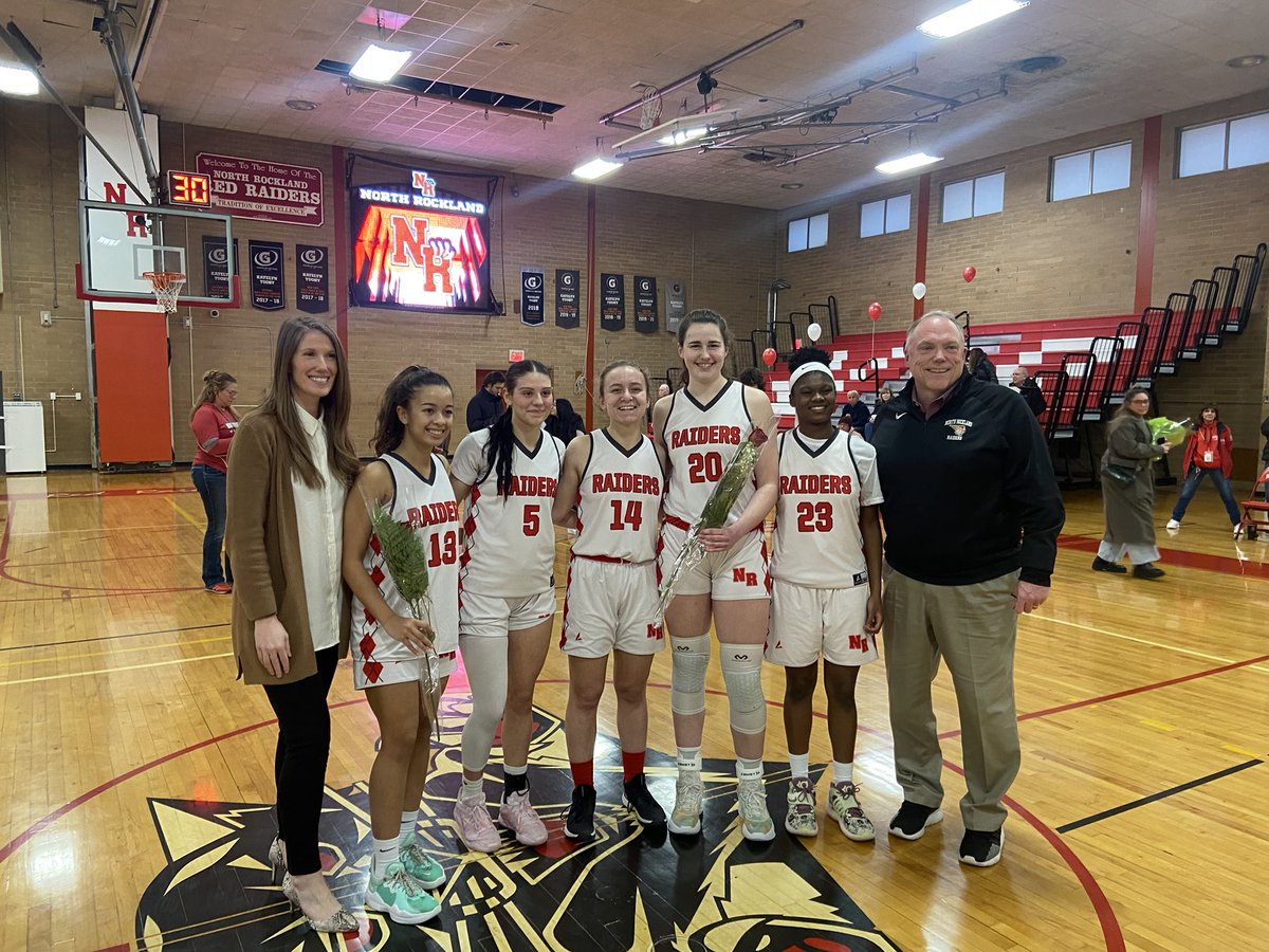NRockGirlsBB's tweet image. Senior Night!!!!
⁦@NRCSDistrict⁩ ⁦@NRockathletics⁩ 
Congrats Kiara, Sophia, Kelly, Alex &amp;amp; Iysis!!