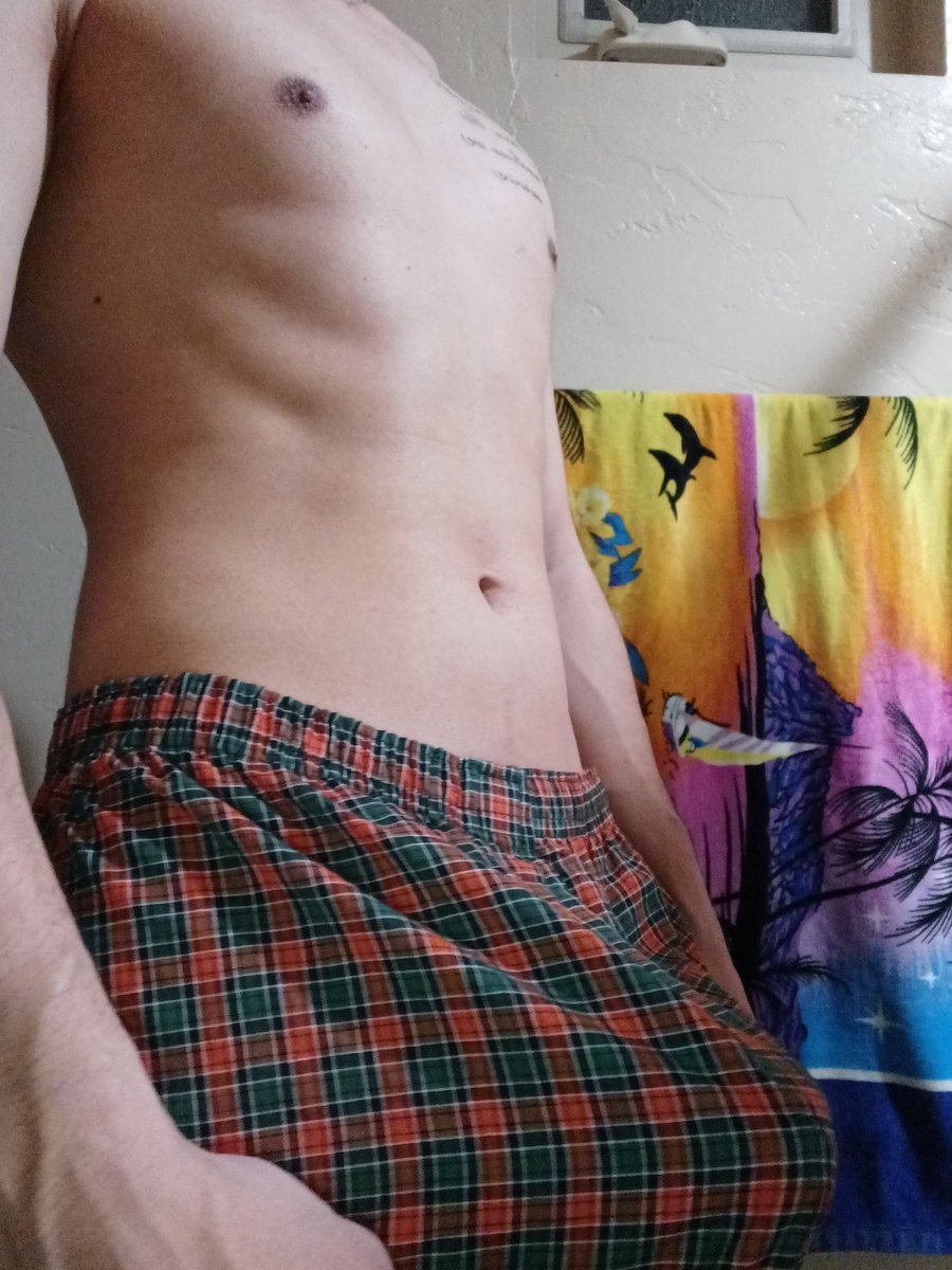 Loving my new orange plaid boxers🫶🏻 where's my daddy? so he can breed me😉🍆😮‍💨 #bottomboy #twinkinboxers #boysinboxers #boner