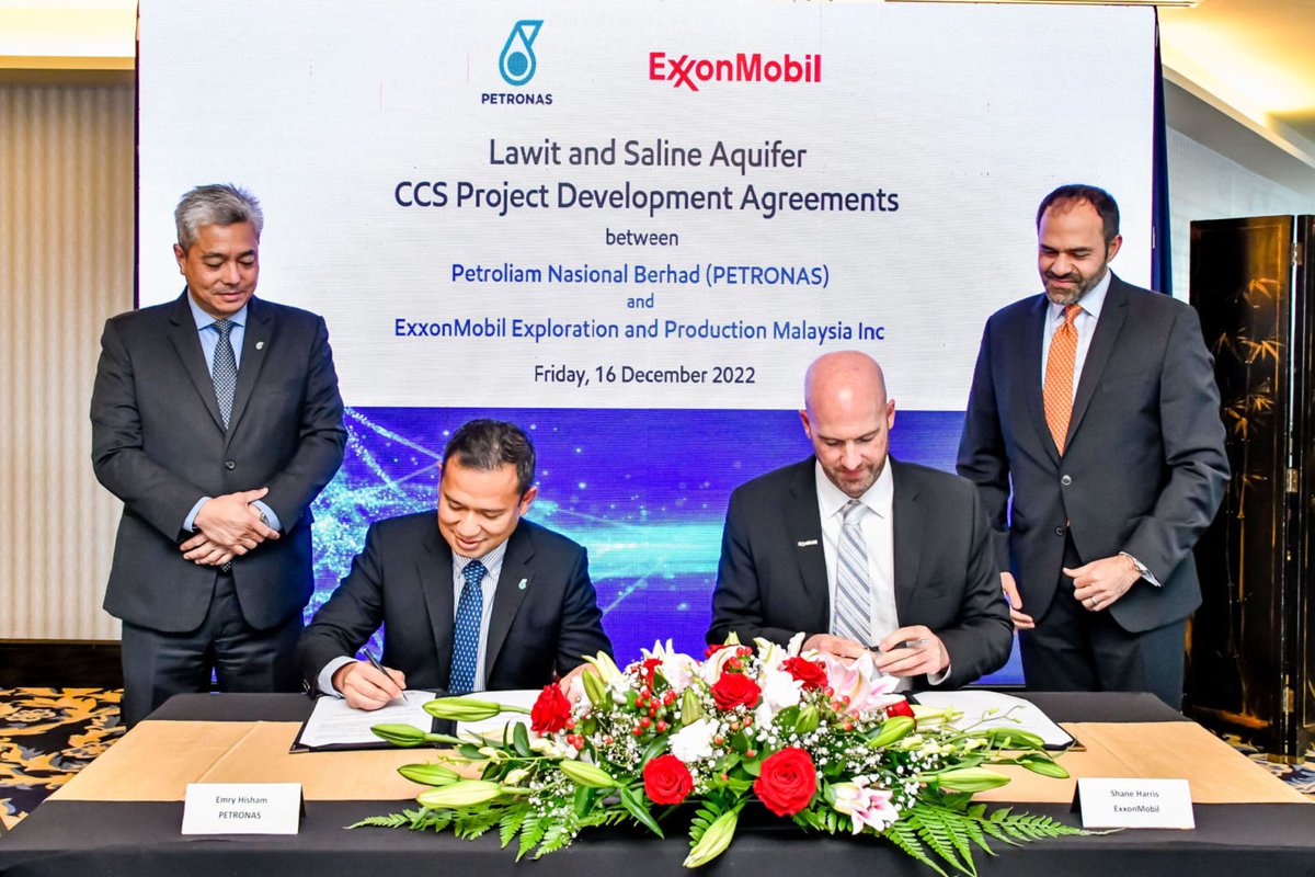 PETRONAS has signed two Project Development Agreements with ExxonMobil Exploration and Production Malaysia Inc.(ExxonMobil) to jointly pursue Carbon Capture and Storage (CCS) activation projects in Malaysia. Read more at: bit.ly/3XmvWiY 
#petrochemicals #energytransition