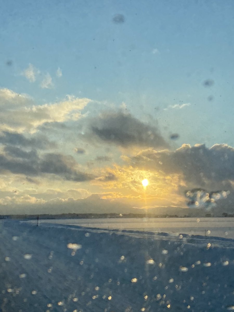 昨日の夕日👌
皆様、こんにちは🌞