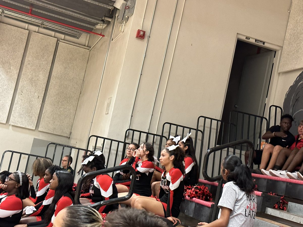 NHS_Magnet's tweet photo. Final score: 62-41! Way to go Hurricane Basketball! Great game against Jensen Beach HS in the quarterfinals! So proud of the players & Coach Sapp. #GoCanes #CanthidethatHurricanepride #swagcheck #hurricanesbasketball https://t.co/1eYvK4d8xr