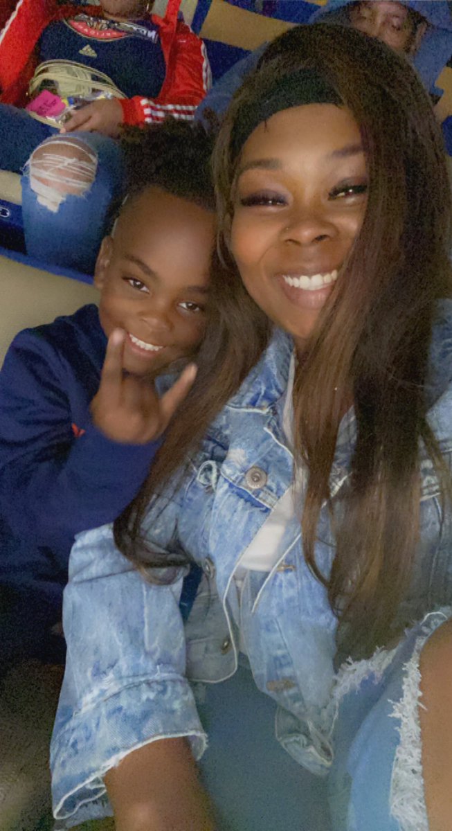 sweetas_CUPCAKE's tweet photo. #PelicansGame #HisFirstGame https://t.co/M0CSaXgcqK
