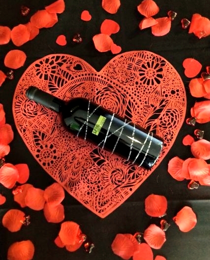 Don't miss your one opportunity this month to enjoy the #LFNG Experience! Join us on Saturday, February 11th from 10 am to 5 pm to enjoy a flight of 5 wines along with a deliciously sweet treat from Penticton's own Maison Mulnati. 

Book now at campsite.bio/lfngwine 🍷 🍫