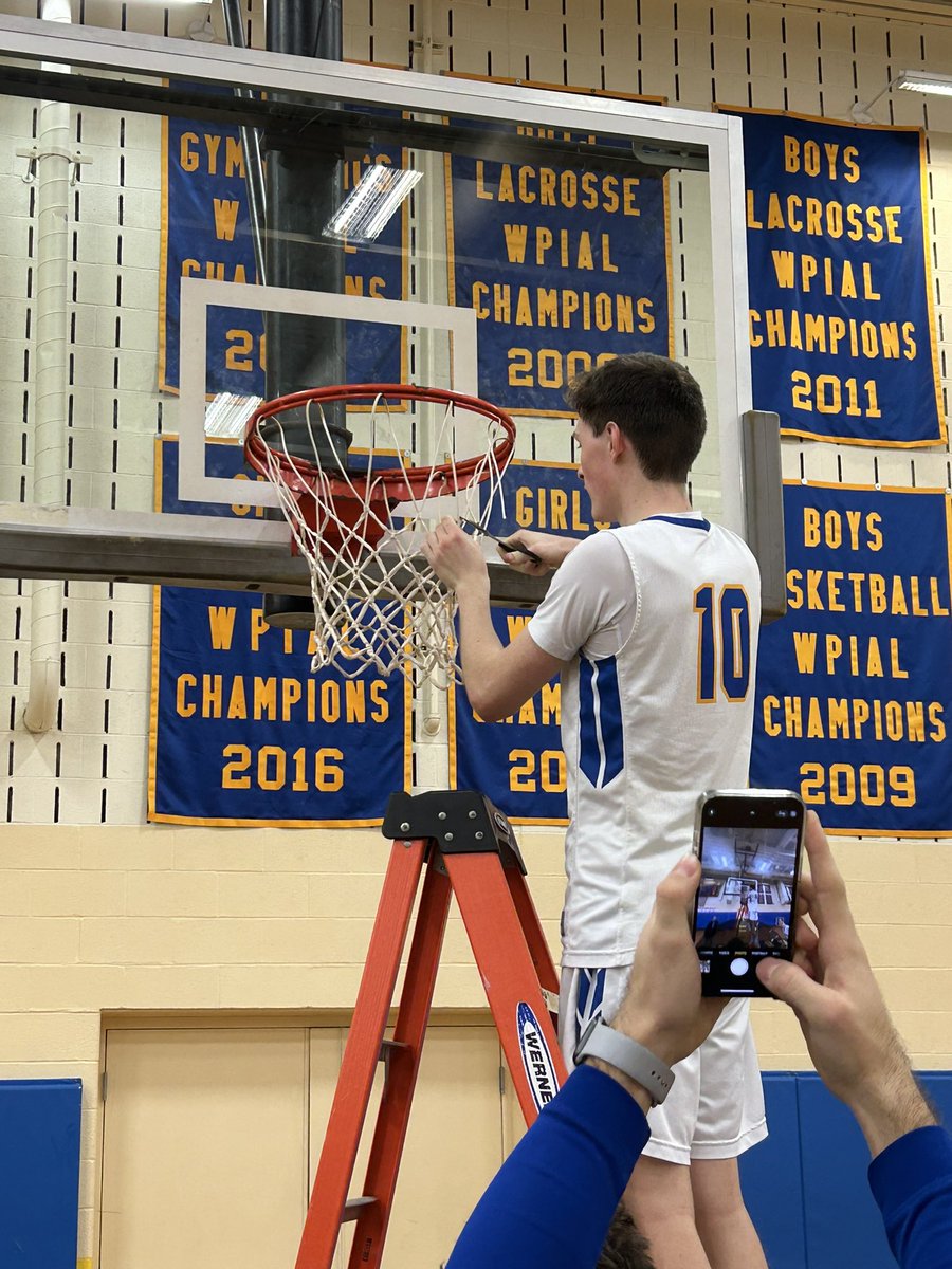 HamptonBball's tweet photo. Seniors! @BrennanMurray11 @Eric_baseball21 Jaden McMeekin @BraxtonEastly https://t.co/jJq6SiRrUk
