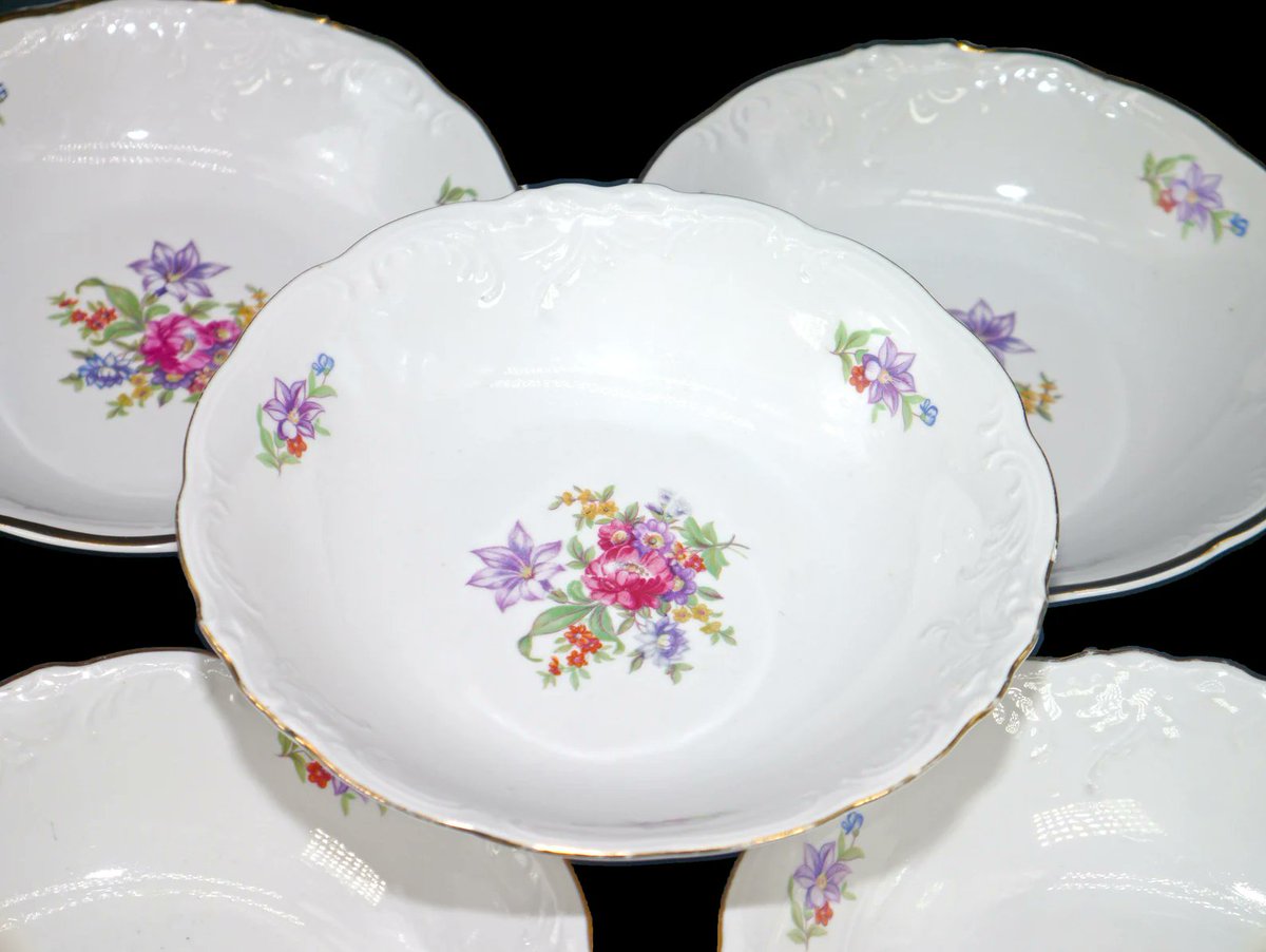 G97816960Girl's tweet photo. Set of Wawel Meissen Flower coupe cereal bowls made in Poland. https://t.co/1NJmutNBnH via @Etsy #BuyfromGroovy #antiqueshop #tableware #vintagetableware #cerealbowl #MeissenFlower #WawelPoland #WawelMeissenFlower #Springtableware #EtsySellers https://t.co/fnOOSEUKqk