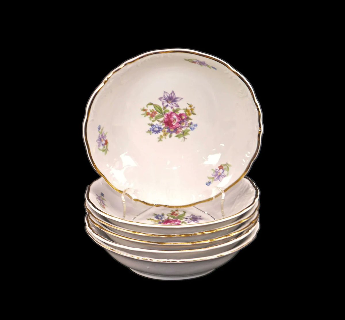 G97816960Girl's tweet photo. Set of Wawel Meissen Flower coupe cereal bowls made in Poland. https://t.co/1NJmutNBnH via @Etsy #BuyfromGroovy #antiqueshop #tableware #vintagetableware #cerealbowl #MeissenFlower #WawelPoland #WawelMeissenFlower #Springtableware #EtsySellers https://t.co/fnOOSEUKqk