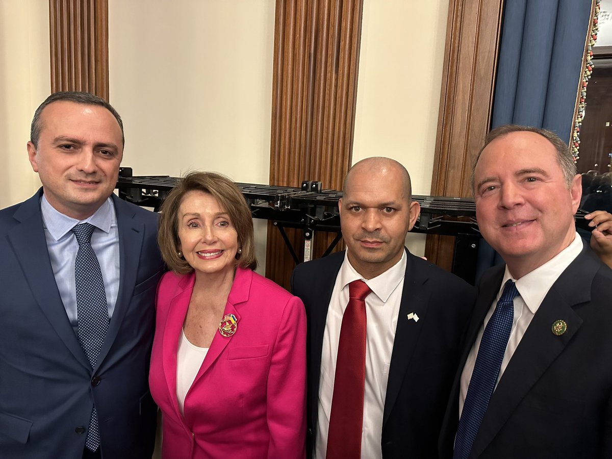 ANCA_WR's tweet photo. #Breaking: The Representative of #blockaded #Artsakh Robert Avetisyan at the #StateOfTheUnion as @RepAdamSchiff's guest. Capitol Police Sgt. Aquilino is former @SpeakerPelosi's guest. Pelosi is the highest ranking US official to visit the Republic of Armenia &amp; a true friend. https://t.co/DCDk6d6Koh