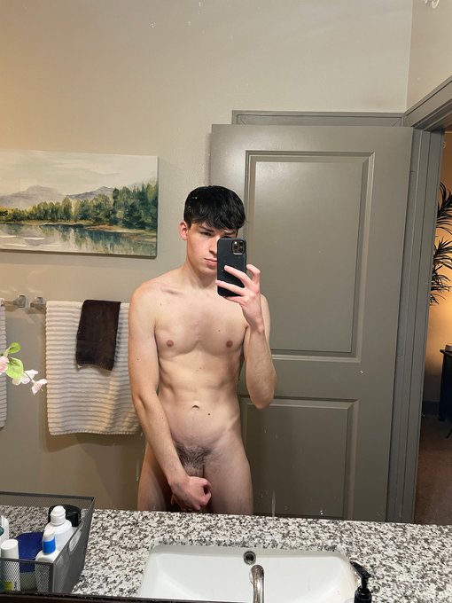 who wants to film some content? https://t.co/3zZwBpkEAT