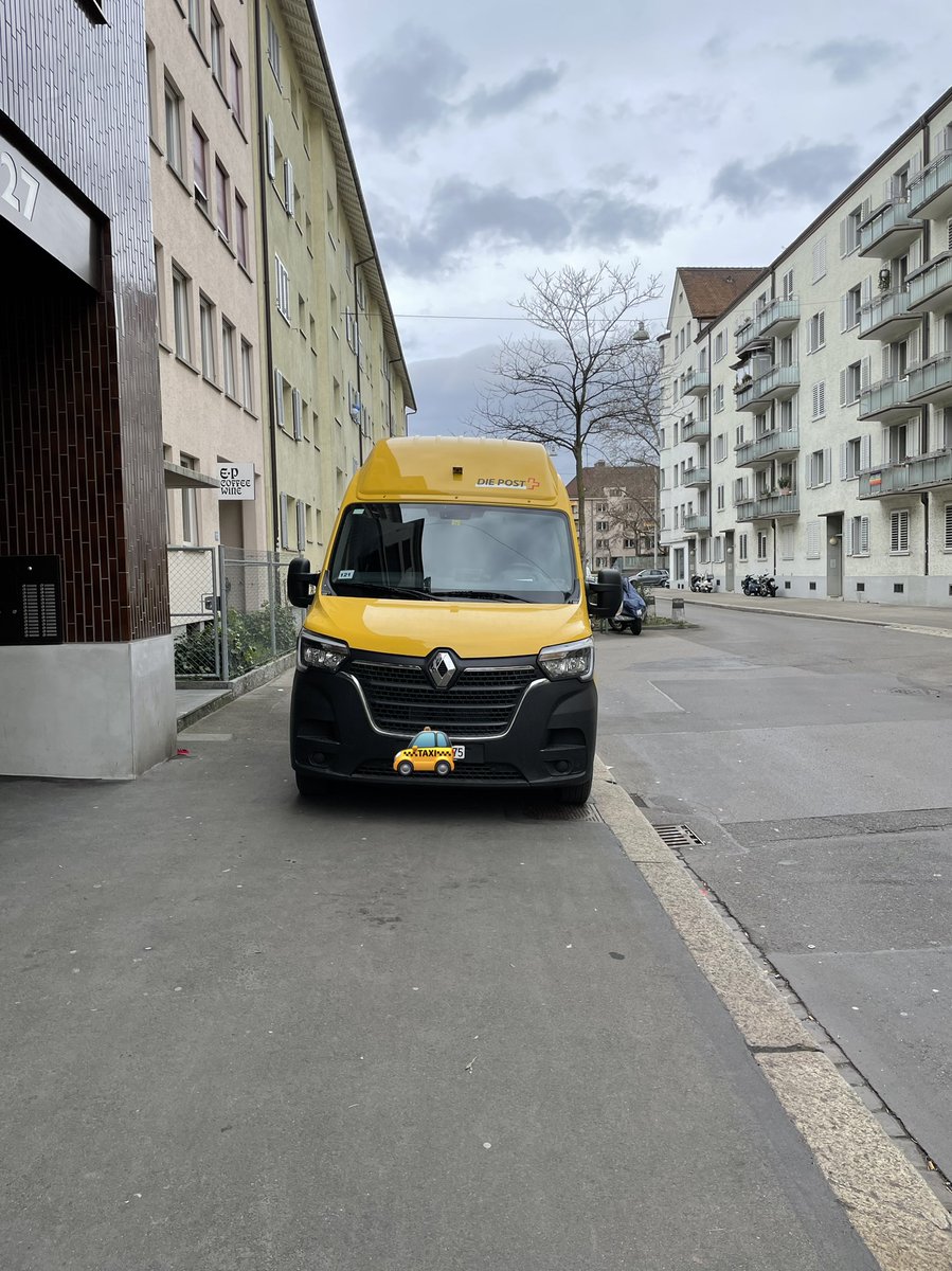 Falsch_Park_ZH's tweet photo. #FalschParker 😠 👎🏻
Postfahrer: "Trottoir? Es ist mir egal 🤷🏻♂️"
#FalschParkZH #FalschParken #FalschParkieren #Folgenlos #AutoDominanz #Autokultur #DiePost #Trottoir4Fussgänger https://t.co/7tpkZ5lgP5