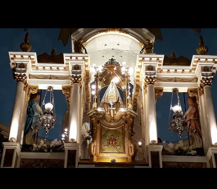 TvVallez's tweet photo. Gracias @vivicanosaok en nombre de mi Madre que te está viendo desde una cama con su enfermedad cronica, y otras mas. 
Llora de emocion q estas hablando de ella...#jubilado. 
Mi Madre dice "Esta gente, nos mata, no les servimos, somos deshechos". @lanacionmas 
#MasViviana gracias https://t.co/Lpw9AX6tkK