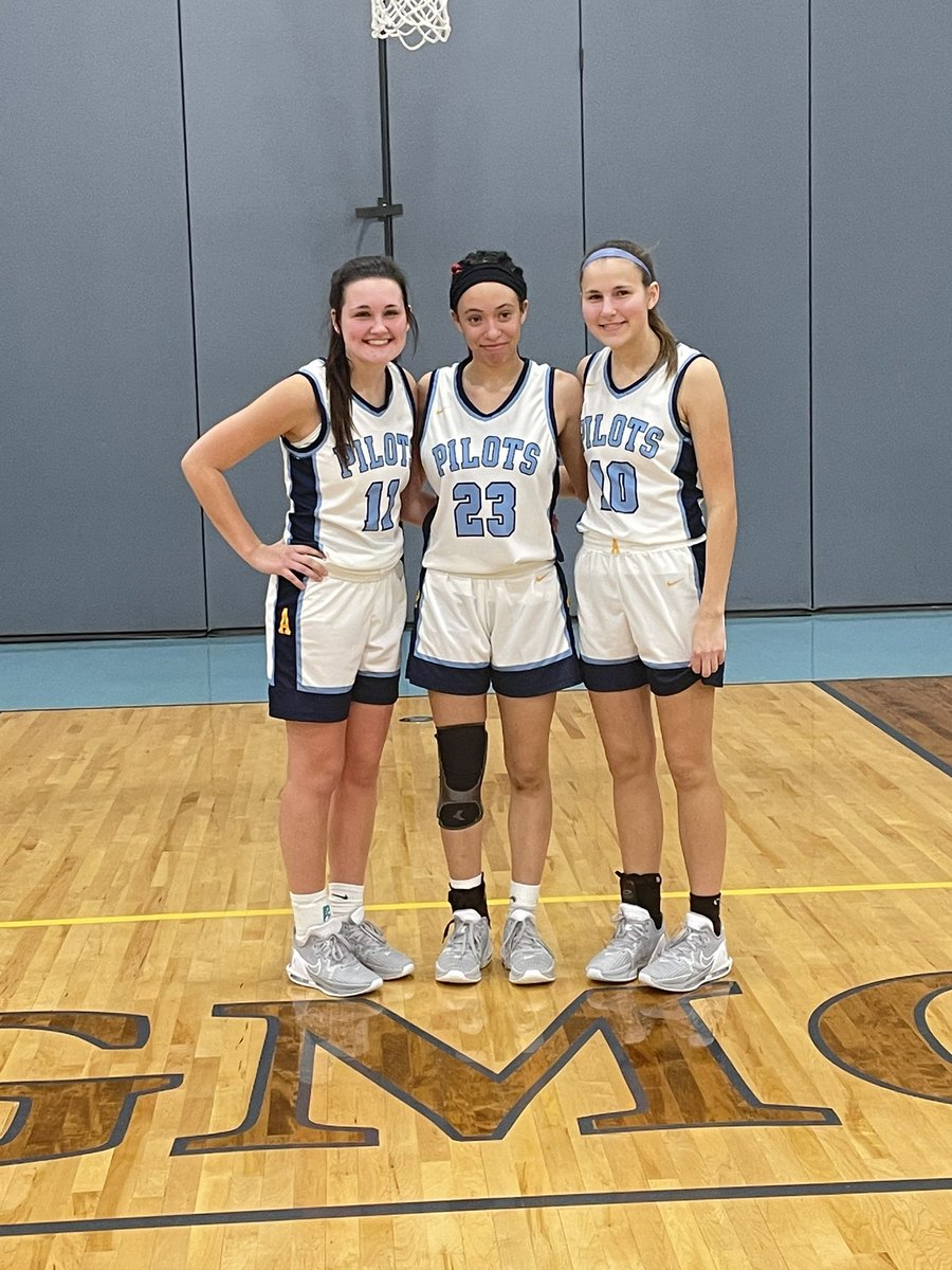 AyersvilleAD's tweet image. Pilots pick up win #15 on the season tonight vs continental. These seniors finish a great career at The Hangar leaving the program in a great place moving forward! Thank you ladies for all the time you have dedicated to the sport you love.  #Pilots4Ever #seniornight #GotYour6