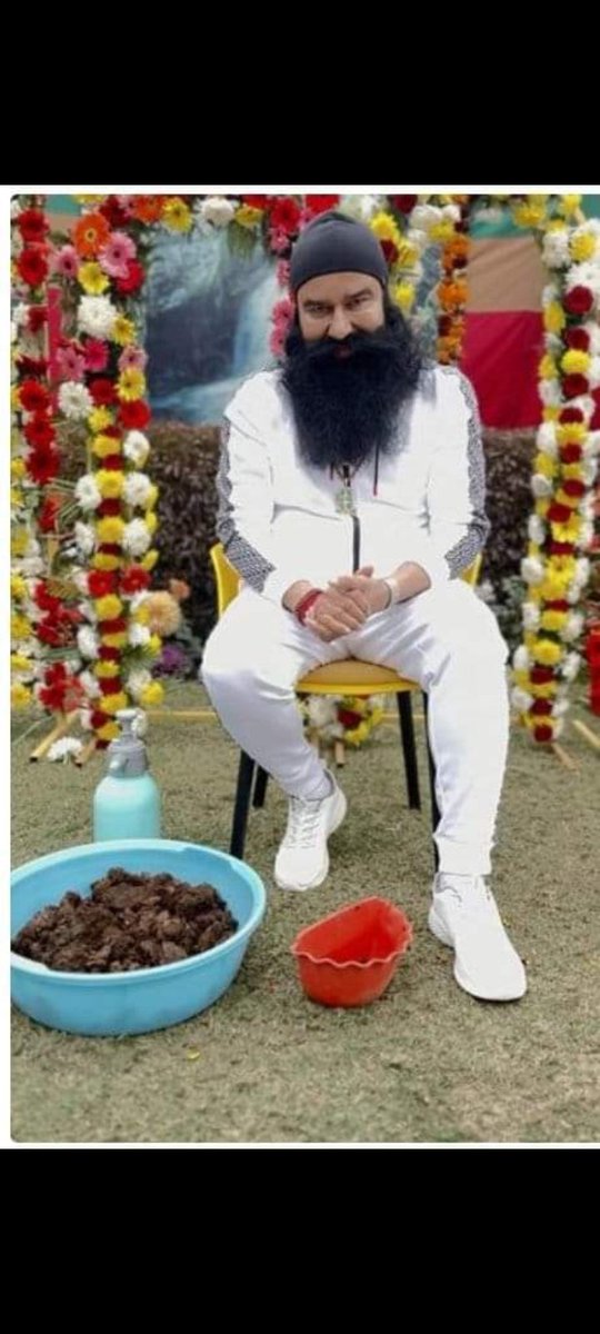 Kavitab36787996's tweet image. आर्गेनिक खेती एक स्वस्थ खेती है जो स्वास्थ्य व पर्यावरण के लिए शुद्ध होती है Saint Gurmeet Ram Rahim Singh Ji Insan ने किसान भाईयो को काम पानी से  #AdvancedFarming के बहुत अच्छे टिप्स दिये हैं #OrganicFarming