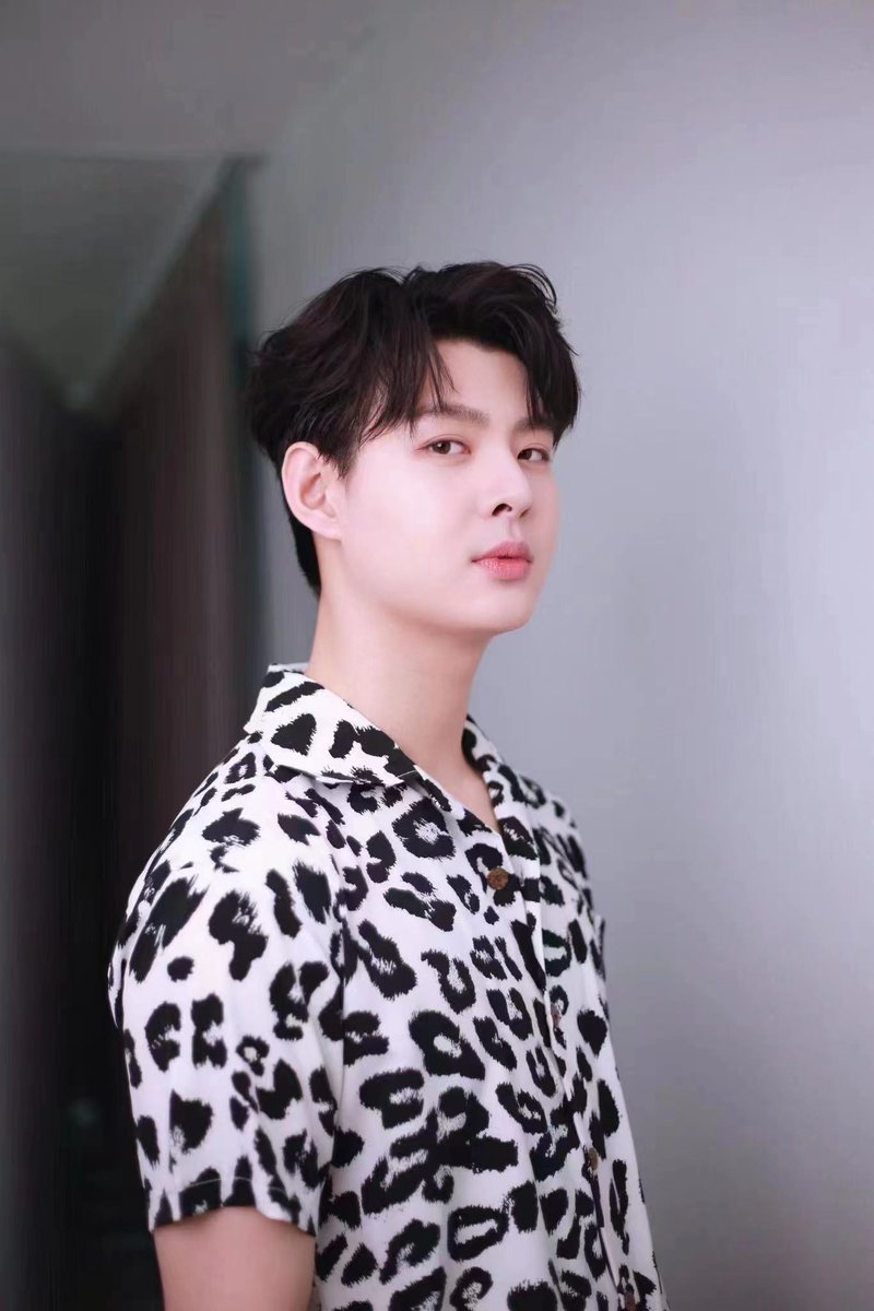 你是世界上最可爱的小星星我
我爱了整个宇宙  只为跟你碰头❤️
#Saint_sup 
#MingEr