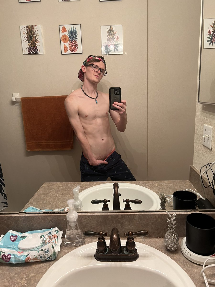 What would it take to get you in my bathroom🤤🤤