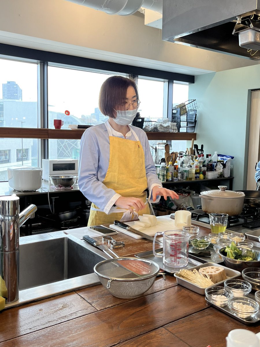 本日は、有賀薫さんを講師に招いた料理教室「スープが主役の一汁一菜」をオフライン開催しています🥣