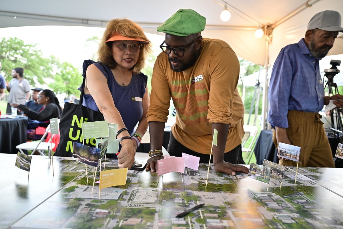Recent federal infrastructure investments will benefit Chicagoans long into the future. #SOTU
 
Chicago was awarded a $20M <a href="/USDOT/">U.S. Department of Transportation</a> grant to support the Englewood Trail, which will convert an abandoned railway corridor into a multiuse path. Learn more here: chicago.gov/city/en/sites/…