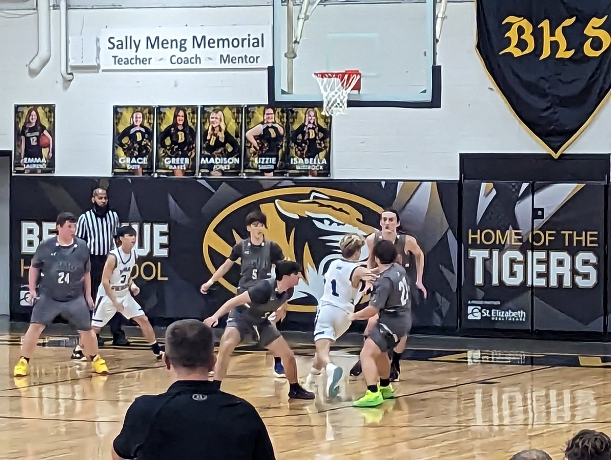 Congrats to the Dayton GREENDEVILS boys basketball team for their VICTORY over Villa tonight at Bellevue's Ben Flora  Gymnasium!