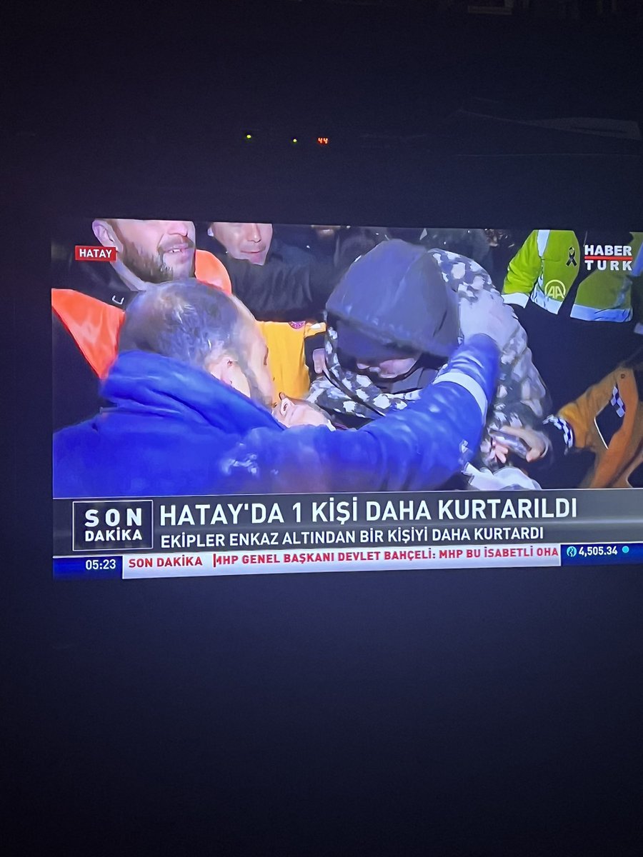 eseryenenler's tweet photo. Bir kişi daha kurtuldu🙏🙏 https://t.co/9mkMbJ0MCT