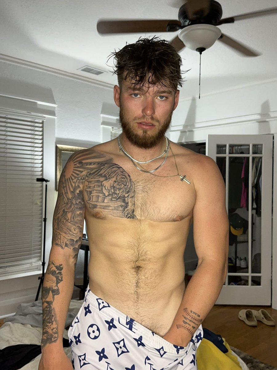 bhizzi69's tweet photo. Can I be your onlyfans bf👀 https://t.co/sPCJ1aDp5g