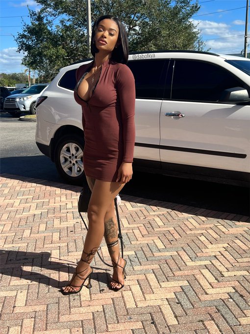 What&rsquo;s it giving? 🤌🏽 https://t.co/5TwHnOpx4L<a href="/tag/shakethatasssaturday"class="tags"><span>#shakethatasssaturday</span></a>