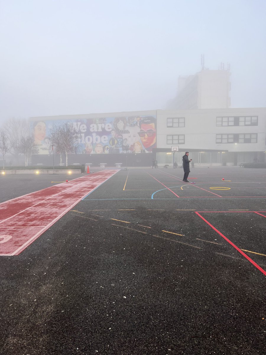 ArkGlobeAcademy's tweet image. Fog or no fog, lessons shall continue! 
A lesson in not just Hammer Throw but resilience as students made an early Monday Morning start to practice their throwing skills! 

#hammerthrow 
#creatingchampions 
#earlymorning
#pelessons 
@ArkGlobeAcademy @ArkSchools @MattJones_Globe