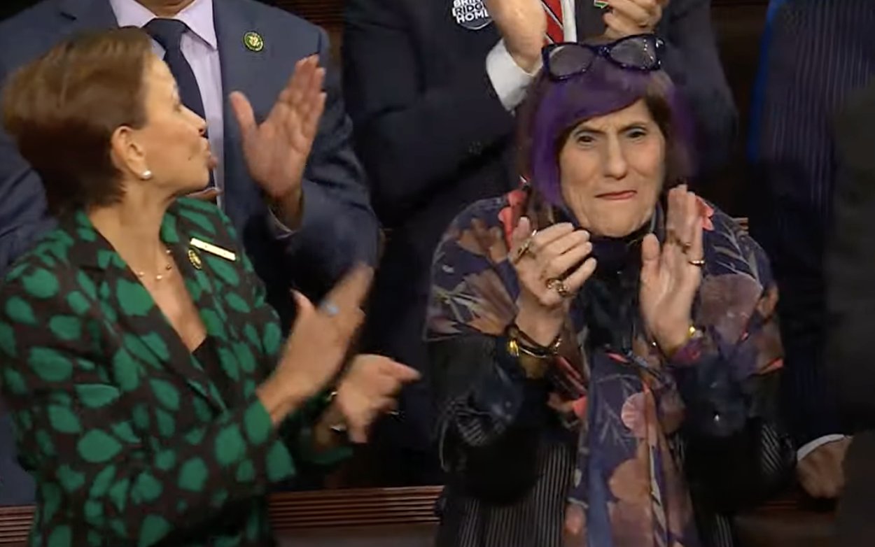 Jennifer Bendery On Twitter Rep Rosa Delauro With Her Purple Hair And Funky Glasses Sitting 
