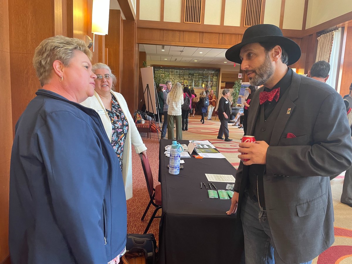 VACoopExt's tweet photo. #VaCoopExt agents and specialists are having fun learning, connecting, and laughing together at the 2023 #VCEWinterConference! #EngagedExtension @VCE_Director @Virginia4_H https://t.co/Q2xySLchaP
