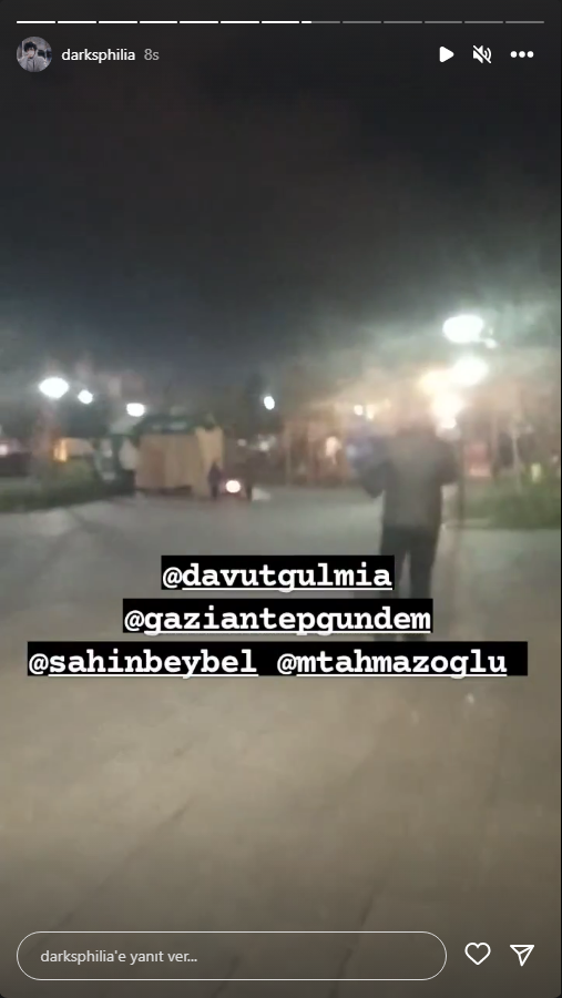 omerraakgunn's tweet photo. ❗️❗️❗️Gaziantep/Şahinbey kurbanbaba gençlik merkezi önündeki parkta 100 200 kişilik bi gruplar halindeyiz yıkılan ev yok şu ana kadar ama çatlaklar mevcut evlere giremiyoruz 2 gün olacak .

GIDA YARDIMINA İHTİYAÇ VARDIR

İletişim için : 05380932780
@AFADBaskanlik @OguzhanUgur https://t.co/iq21JMQ6OZ