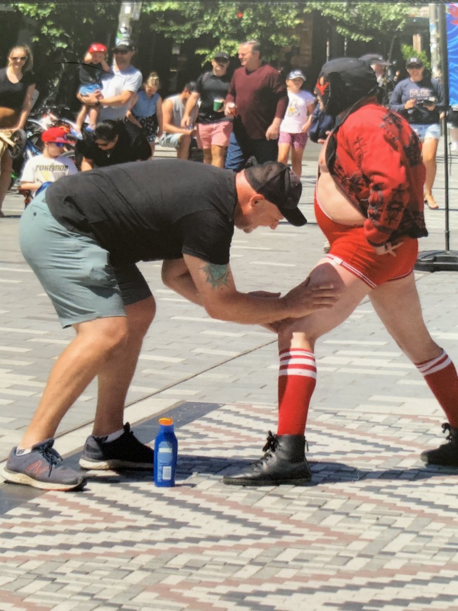 eljaguarcomedy's tweet photo. Remember to slather your thighs. #sunsmart #slather #thighs #eljaguarcomedy https://t.co/atcfAmh7Hd