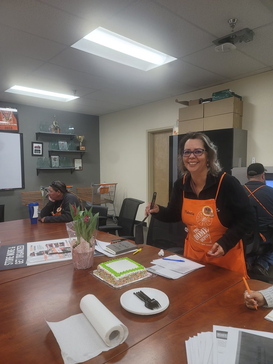 Laura Morales tweet media