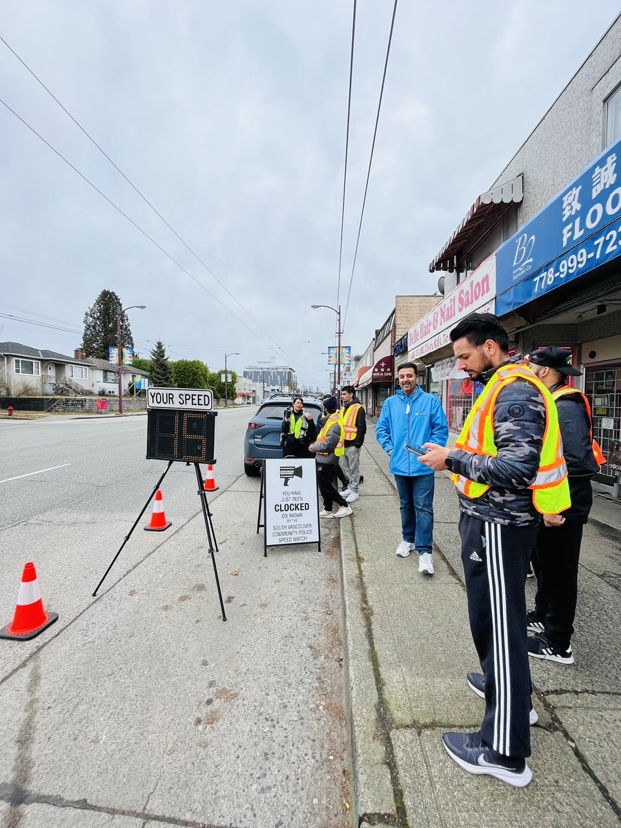 acarvalho84's tweet photo. Last week members of @svcpc had a great Speed Watch training session with @RoadSafetyHarv and Office Melissa  from @VPDTrafficUnit. Our #mission is to keep our @CityofVancouver safer. https://t.co/FAkcXLEXQt