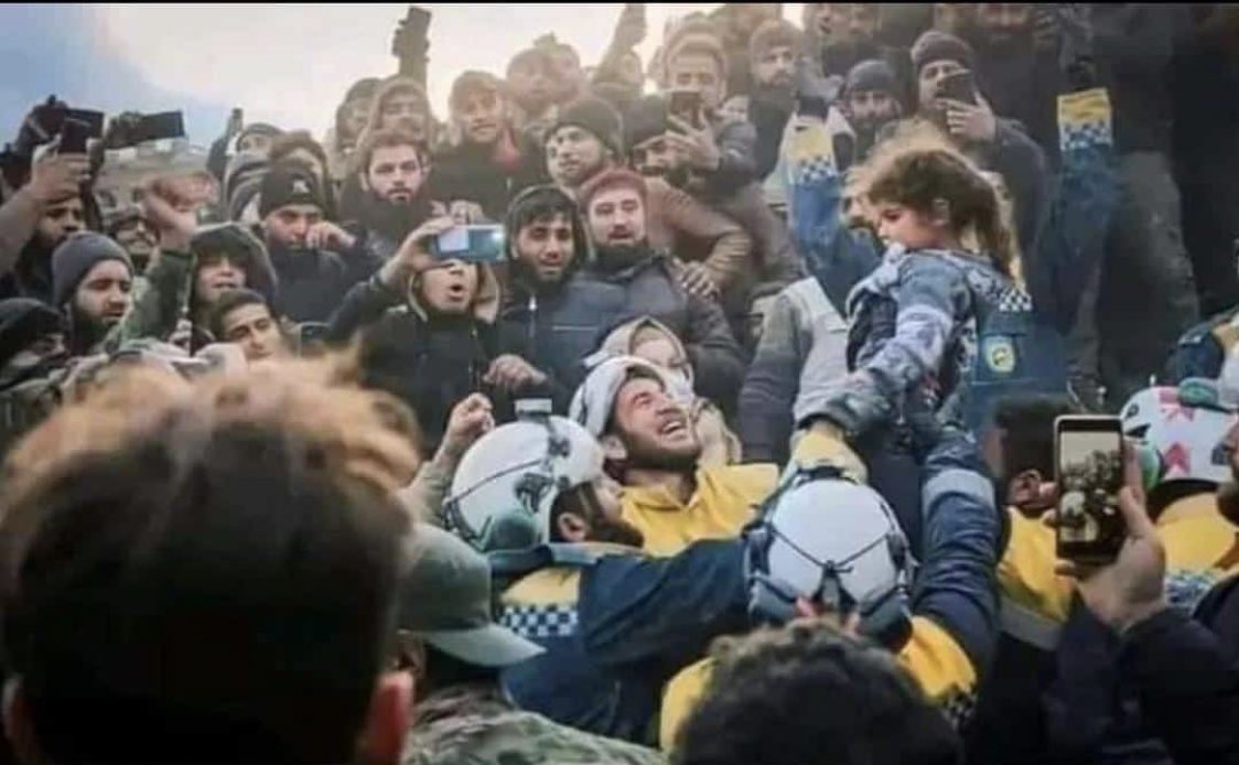 wale_993's tweet photo. #هزه_ارضيه.                                  وكأنهم يحملون كأس وجوائز 💔.      أغطم بطوله بلعالم 💔 https://t.co/qHGpcnh3ut