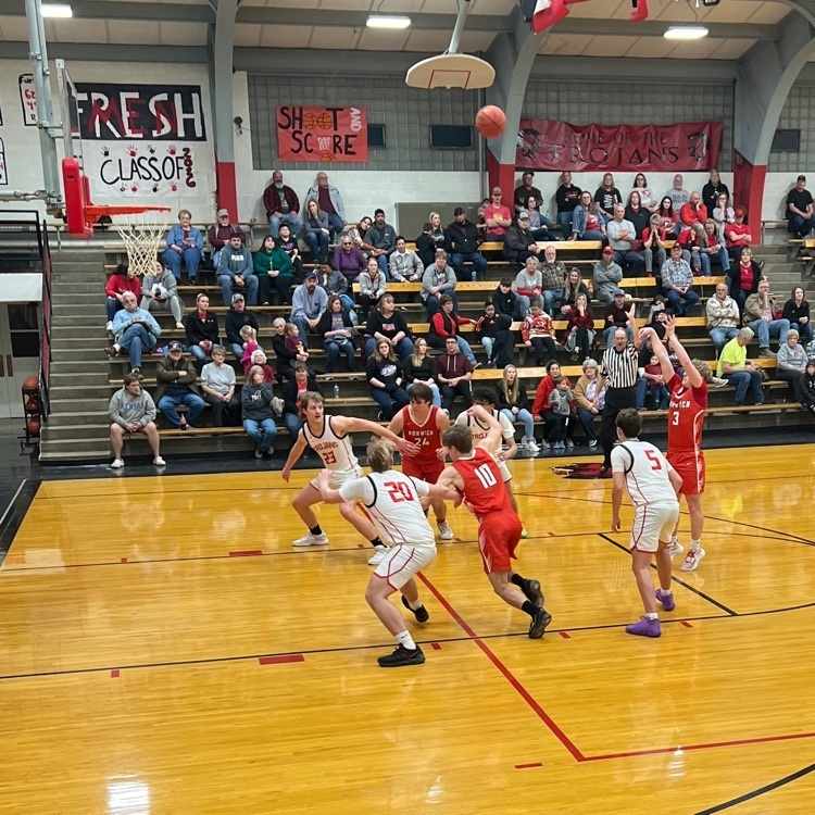 usd331norwich's tweet photo. Norwich boys hold on to win over a never-give-up Stafford team. 2 completely different halves. Final score was 37-31 EAGLES!!!
#GoEagles https://t.co/p1TR9BVgwV