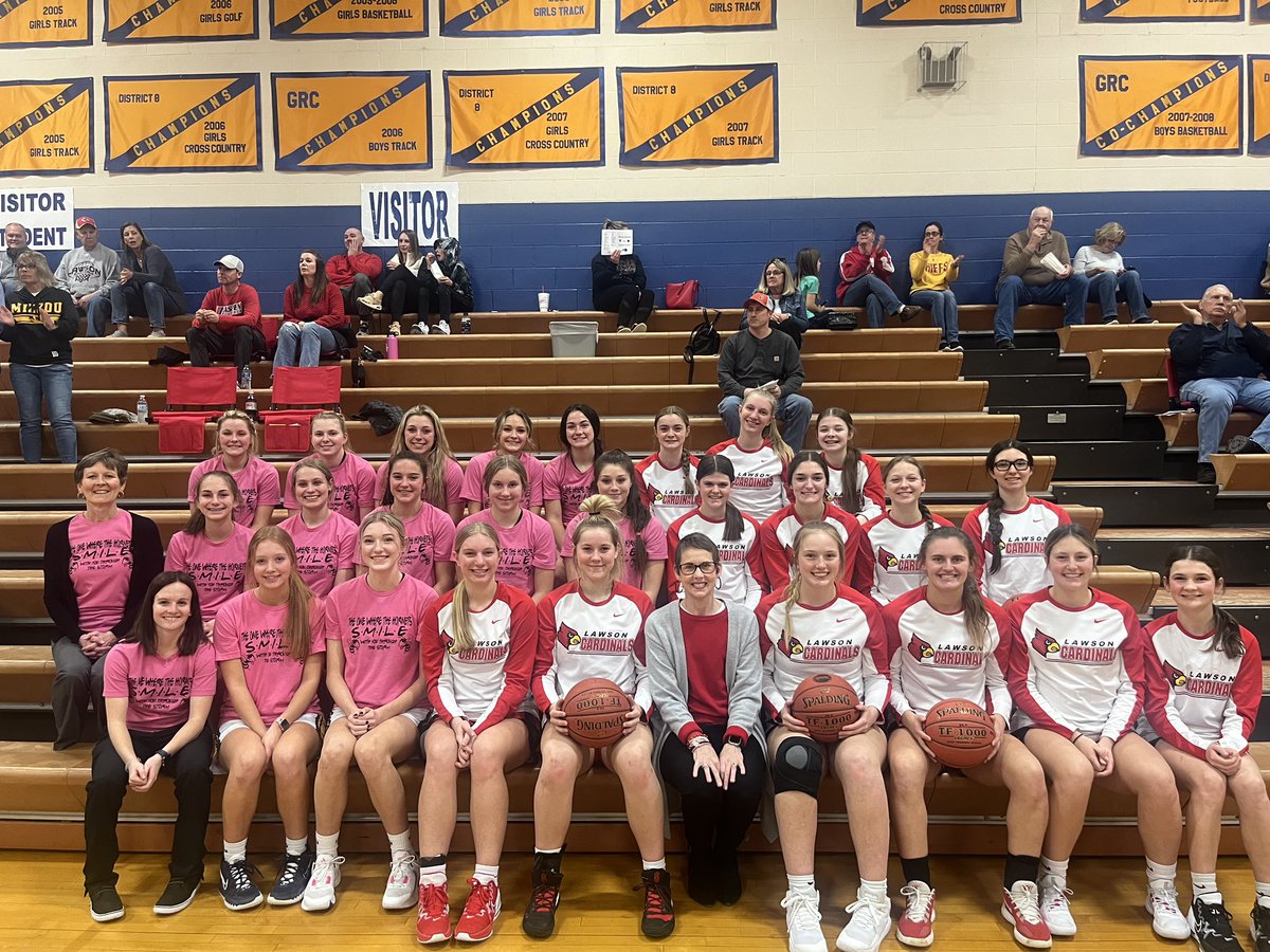LawsonGBB's tweet photo. Thank you Penney Hornets, Coach Kanoy, Coach Huitt, and Coach Schieber. Another #KCI show of support for Coach Glenn’s breast cancer battle. #4quartersSTRONG #breastcancerawareness ❤️🏀💞 https://t.co/VD1NMOLNUr