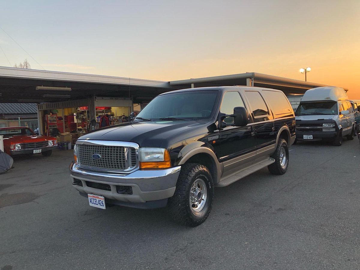 accelerator426's tweet photo. FOR SALE💥
2001🇺🇸エクスカージョンLTD
長さ580cm,6800cc(V10)🔥
#forsale 
#ford #fordexcursion #4wd #suv #excursion #outdoors 
#outdoorlife #outdoorslife #outdoorphotography #camp #camping #camper #campinglife 
#キャンプ #アウトドア #fieldstyle #アメ車 #cars #carporn #cargram #v10 https://t.co/c1KJFHm7CN