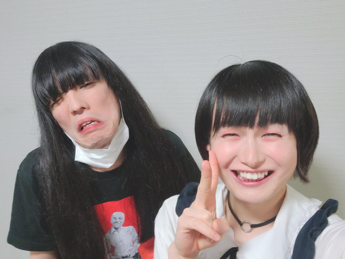 yopipidayou's tweet photo. みんな！
よぴぴちゃんは2/6(月)の19:00からは！
金属バットさんの生配信「おまんじゅう」のとある���画に協力させていただきました！泣
昔から憧れていた金属バットさんから名前を出していただけるなんて！泣
昔の自分に教えてあげたい！
こちら2/13(月)の12:00まで買えるよ！
https://t.co/C1wuGGnt5p https://t.co/5nlr7cU6fL