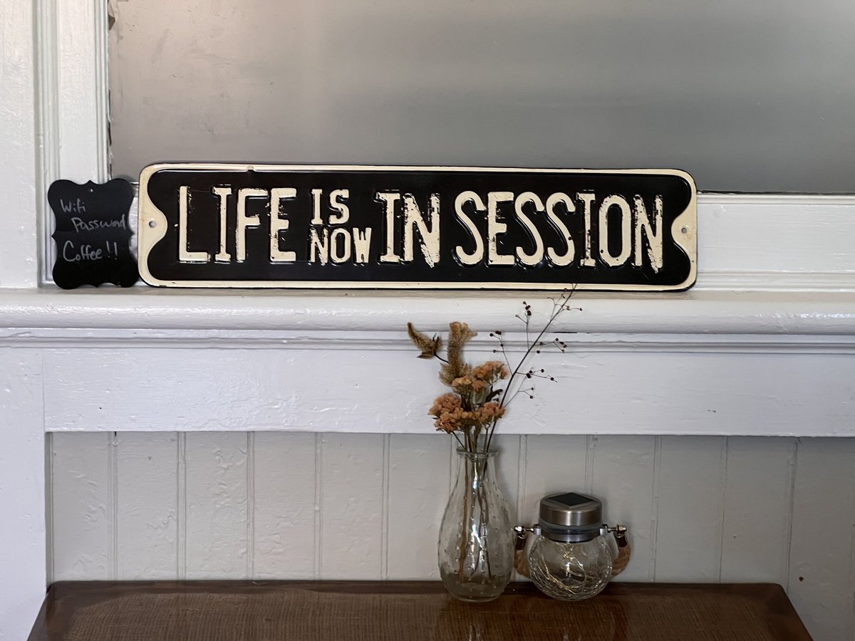 This just in... Life is Now in Session! 

Check out my first blog post in quite a while- inspired by a simple sign in a cute coffee house:)

➡️ taralearns.com/2023/02/05/lif…

#coffee #blogging #lifelessons #takeactionnow