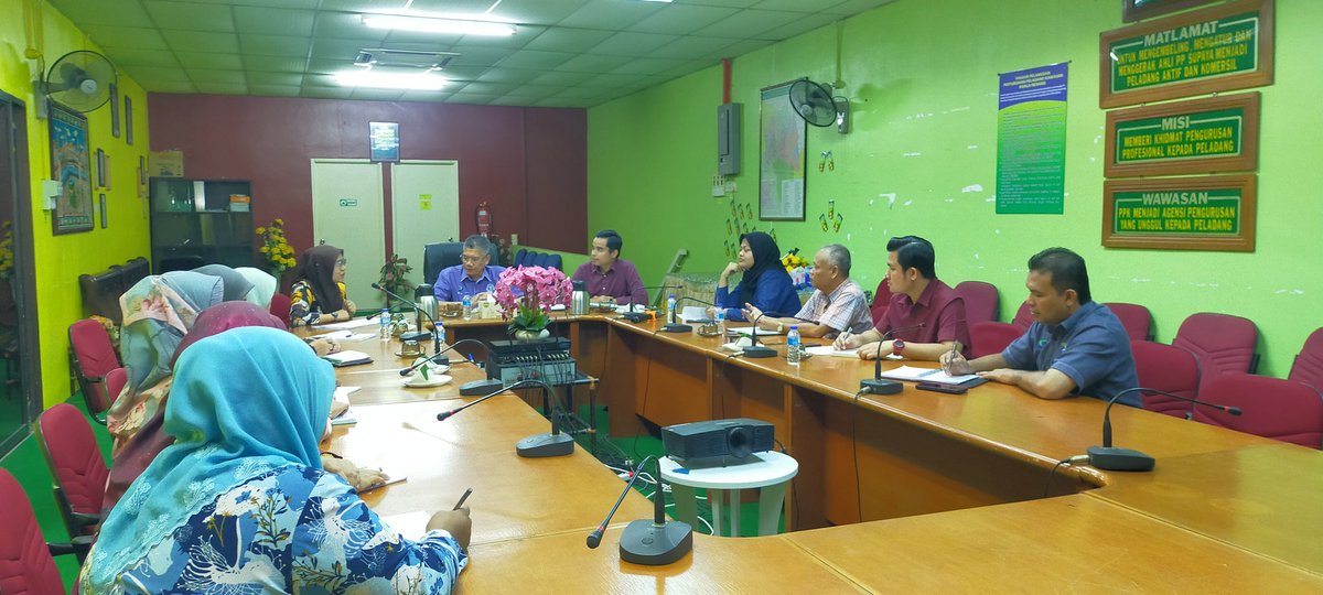ppk_knerang's tweet photo. Sesi Libat Urus Bersama Tuan Pengarah LPP Negeri Kedah, Encik Azizul bin Lebai Ishak.. https://t.co/hj8U0Y2GQO