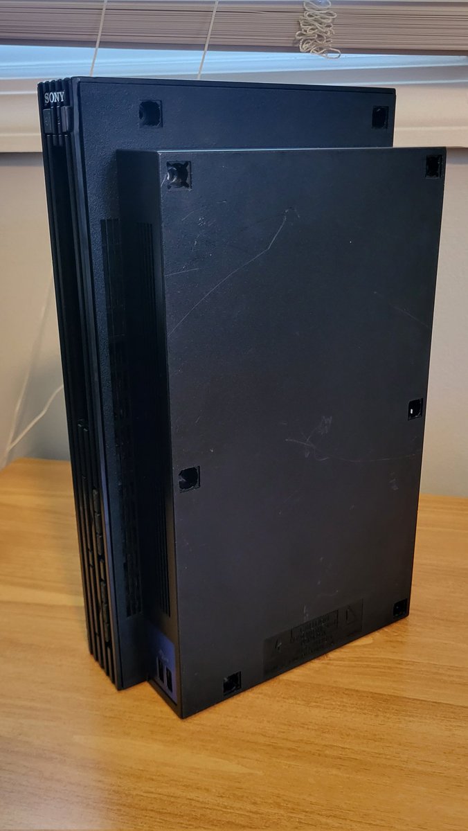 DeltaDriveGames's tweet image. It's amazing what a little soap and water can do #PlayStation #retrogames #retrogamer #ps2 #restoration