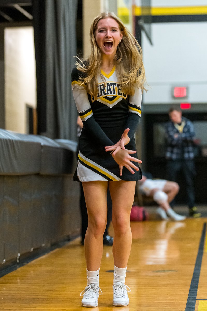 It's Teddi, so you know there's some issue. Or, please stand by while we have a meltdown ... <a href="/TeddiVonderau/">Teddi Vonderau</a>