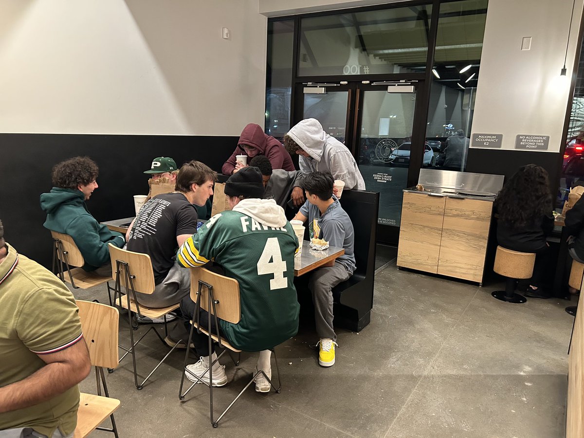 Brendan_Clary's tweet photo. First Outfield Family Dinner was AWESOME! Thanks to @ChipotleTweets for taking care of us tonight. It was a blast getting to hang out with the @ThePHSBaseball boys off the field.
Can’t wait for next week’s get together! #OFMafia #Family
@CoachButler42 @GraveyardMenta1 https://t.co/svaGjZGmTl