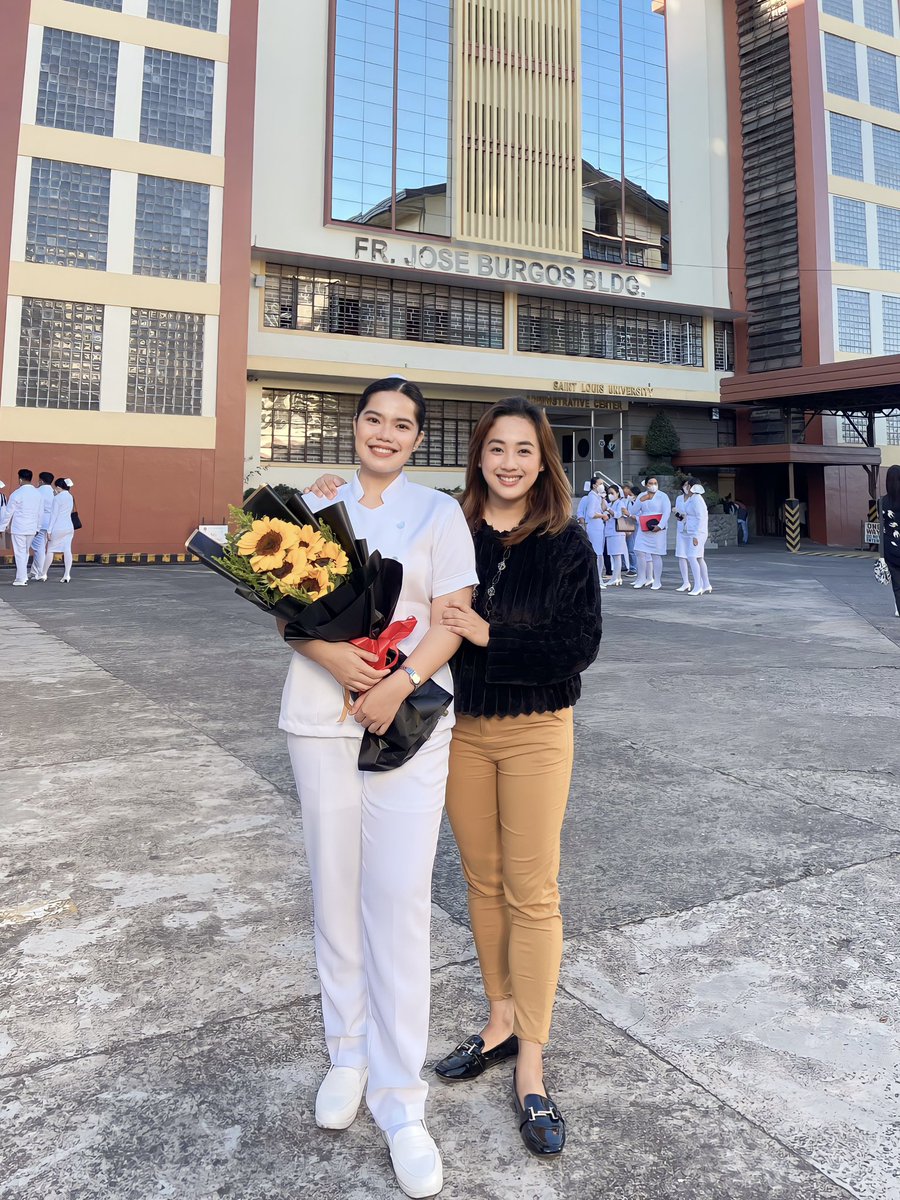 streeper5ever's tweet photo. Oathtaking of our ading nurse! Congratulations 🎉🥳🙏🏻 https://t.co/VDNih0Xhyb