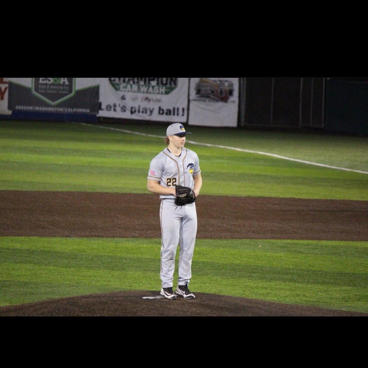 ChaseReynolds33's tweet photo. I am excited to announce that I have verbally committed to play  for @BeaverBaseball next year. I would like to thank God, my family and friends, and all my coaches that have helped me get to here. Go Beavs! #JUCOPRODUCT https://t.co/z1IBjaaDXF