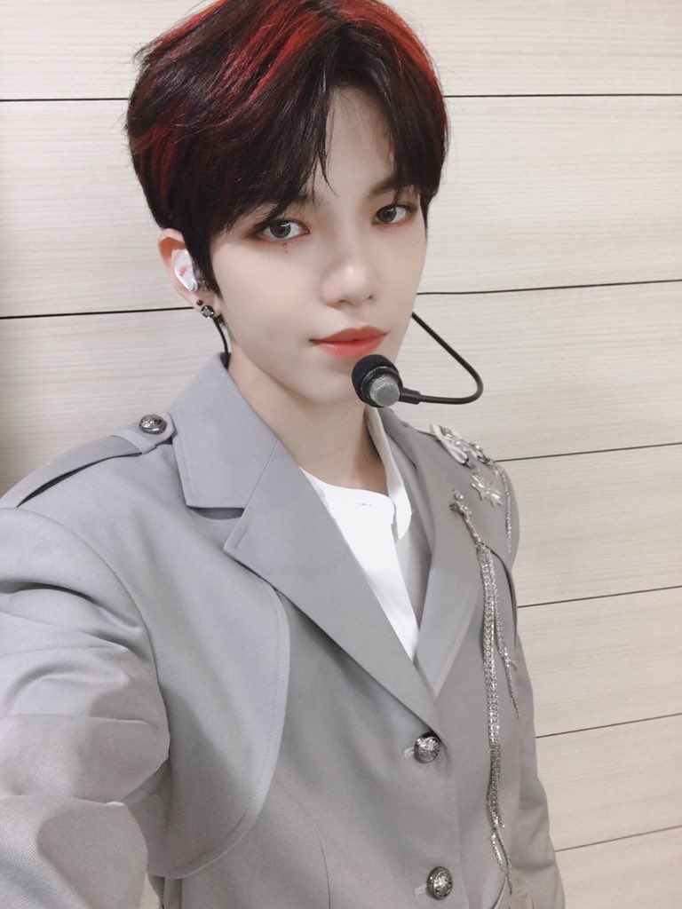 serimthink's tweet photo. serim please have red highlights next comeback . smth like this PLEASEEEE https://t.co/6wswoTDJlL