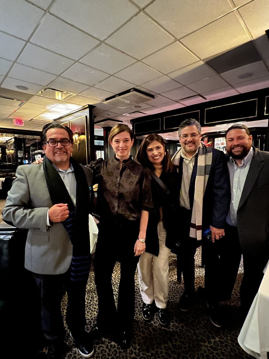 Got to meet <a href="/PatiJinich/">Pati Jinich</a>! Had a great conversation and looking forward to the partnership <a href="/WeAreCPLC/">CPLC</a> has created with her. Announcement coming soon.