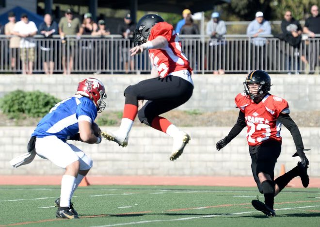 elliott_opolion's tweet photo. Had a great time during the Ventura County All Star game. Racked up a Sack and a couple of tackles. Great win 39-25 to finish off my high school career. @CalabasasFtball @CaryHarris07 @Meyer_Linter @EliavAppelbaum @latsondheimer @BrandonHuffman @GregBiggins @DomataPeko https://t.co/EU0tOKwpo7