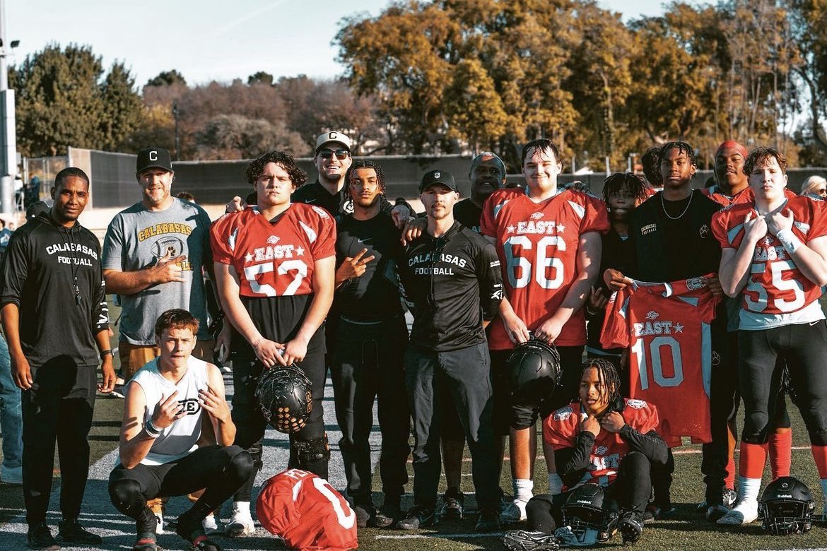 elliott_opolion's tweet photo. Had a great time during the Ventura County All Star game. Racked up a Sack and a couple of tackles. Great win 39-25 to finish off my high school career. @CalabasasFtball @CaryHarris07 @Meyer_Linter @EliavAppelbaum @latsondheimer @BrandonHuffman @GregBiggins @DomataPeko https://t.co/EU0tOKwpo7