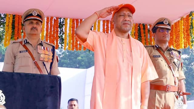 rishabhdeol247's tweet photo. @myogiadityanath जी के नेतृत्व में अपने दूसरे कार्यकाल में 30,000 से ज्यादा सरकारी नौकरियां @UPGovt द्वारा दी गई है.
@DyCMGoUP @ChiefSecyUP @SureshKKhanna @RajivMa67691513 
#THANKS_YOGI_JI_FOR_UPSI9534 https://t.co/9slkpfuQZb