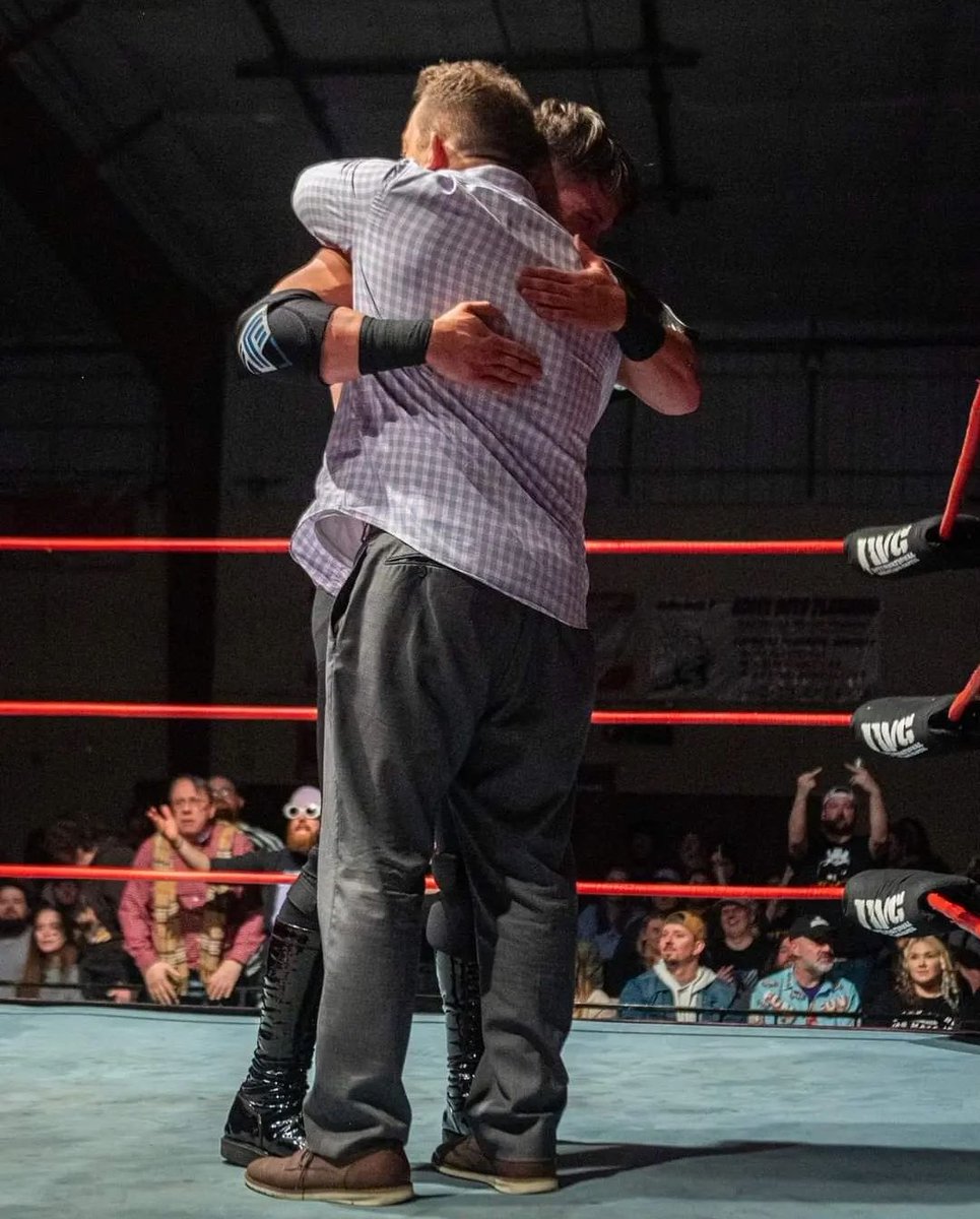 ColeKarterCLTV's tweet image. ✨♔♘IS IT A BIRD!? IS IT A PLANE!? NO! IT&apos;S SUPER INDY HERO COLE KARTER!♘♔✨

Our @IWCwrestling #SuperIndyChampion shows he&apos;s a Champion in all respects as he comes to the aid of @plummerlovesyou! What a top guy!

➳♡♔😌♘♡➳ 

📸: paigewatcheyphotography #ResetButton